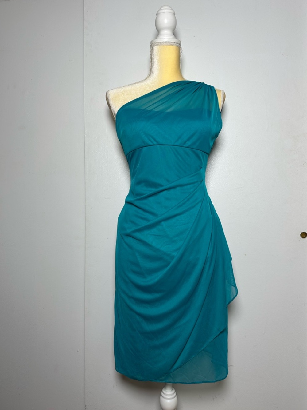 David's Bridal Oasis Teal One-Shoulder Mesh
Ruched Cocktail Dress - Size 4